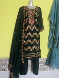 Elegant Green Embroidered Kurta Set