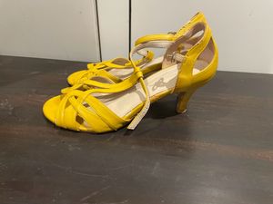 Yellow Van Huesan Heels For Women