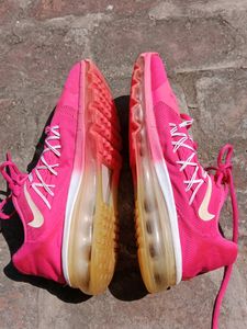 ORIGINAL NIKE AIRMAX RUNNING SHOES