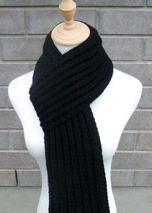 HANDMADE Classic Knit Scarf - Timeless Style