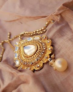 Gold-Tone Kundan Pendant Necklace