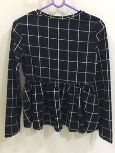Black Plaid Checks Top With Long Sleeves For Women