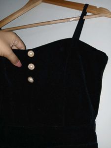 Chic Black Dress