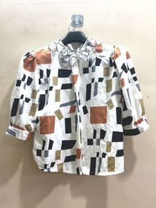 Beautiful Shirt With Embroidered Flower Collar