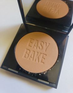 HUDA Beauty Bake And Snatch Pressed Setting Powder