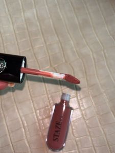 Staze 2-in-1 Lipstick Shade I’m Bubbly