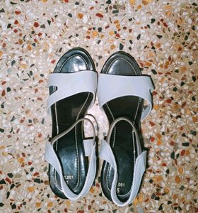 Sandle