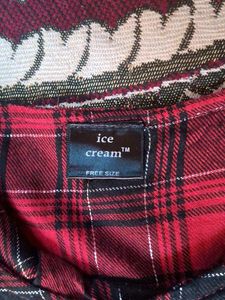 Cute Red Checkerd Round Top
