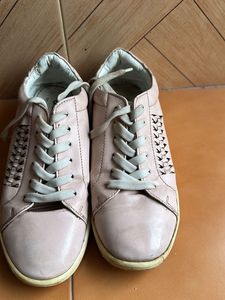 Stylish Casual Shoes || Dressberry