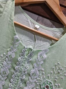 Beautiful 3 Piece Pakistani Suit