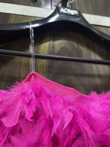 Gorgeous 🪶 Feather Drsss Like New With Tag