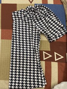 Houndstooth Print Top