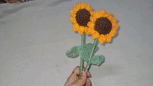 handmade crochet sunflower 250 price two flowers