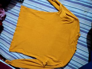 Beautiful New Mustard Yellow 💛 Top/Tshirt