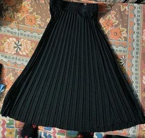 Black Pleated Midi Skirt