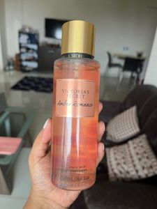 VICTORIA SECRET AMBER ROMANCE BODY MIST (new!!)