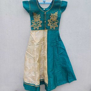 Girl&#39;s Ethnic Dress