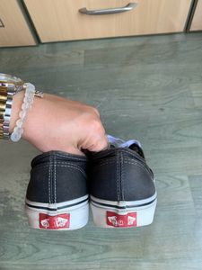 Authentic Women Vans