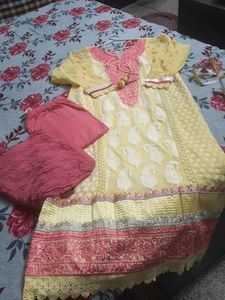 Beautiful Embroidery Suit Pant With Duptta