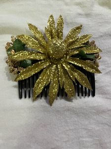 Sparkly Gold Flower Hair Comb