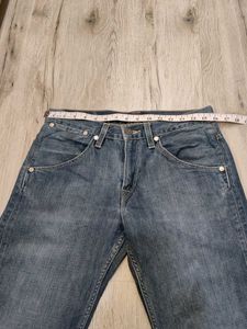Ma2140 Levi's jeans waist 32 inches