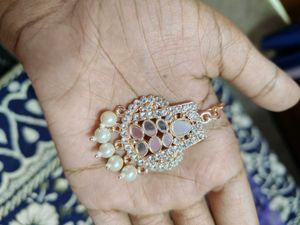 Elegant Pearl Choker