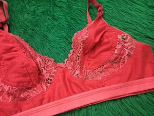 Red Hot 🌾Bra Simple 34.C