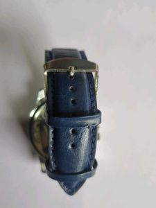 Good Looking New Analog Watch