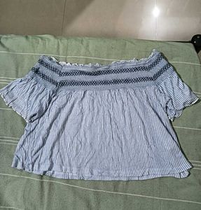 *ON SALE* Off The Shoulder Crop Top