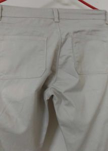 Women&#39;s Light Khaki Color Cargo Pant