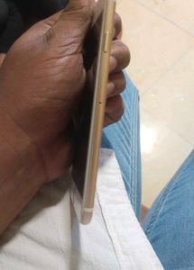 Gold iPhone 6s - Good Condition