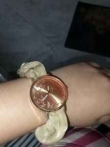 Zudio Scrunchie Watch
