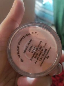 Stay Quircky Loose Powder With Tinted lotion.. Not
