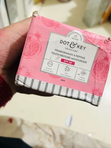 Dot &amp; Key  moisturizer