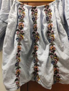 Floral Embroidered Top💙