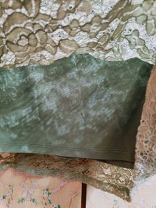 🇳🇿💫🎀Elegant Lace Top with Ruffle Sleeves