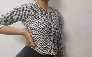 Patterned Black &amp; White Top