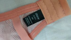 Underwire Padded Bra.