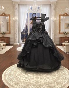 Elegant Ethnic Z Black gown Gow