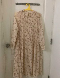 Floral Print Pleated Dress