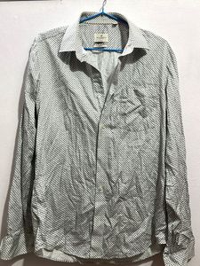 Men Shirt (39/40 m Size)