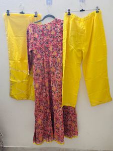 Hello And Pink Suit Set