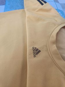 ADIDAS tshirt