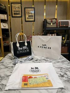 Coach Signature Canvas Premium Bag (Master Copy)