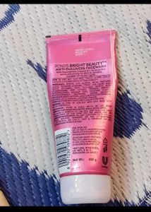 Upto 65% Left Pond&#39;s Bright Beauty Facewash