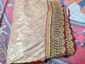 Heavy Golden Saree With Wide Border And Stitched Blouse Free