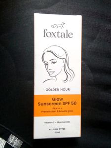 Glow Sunscreen Spf 50 With Vitamin C & Niacinamide