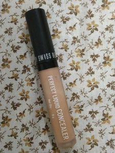 Swiss Beauty Concealer and Mars eyeshadow palette