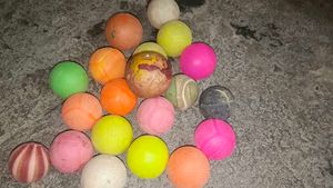 27 Plastic Ball And 5 Cosco 4 Small Bal