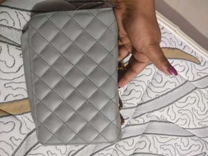 Elegant Quilted Shoulder Bag – Stylish &amp; Versatile
